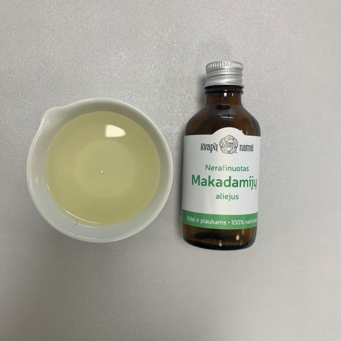 Macadamia oil