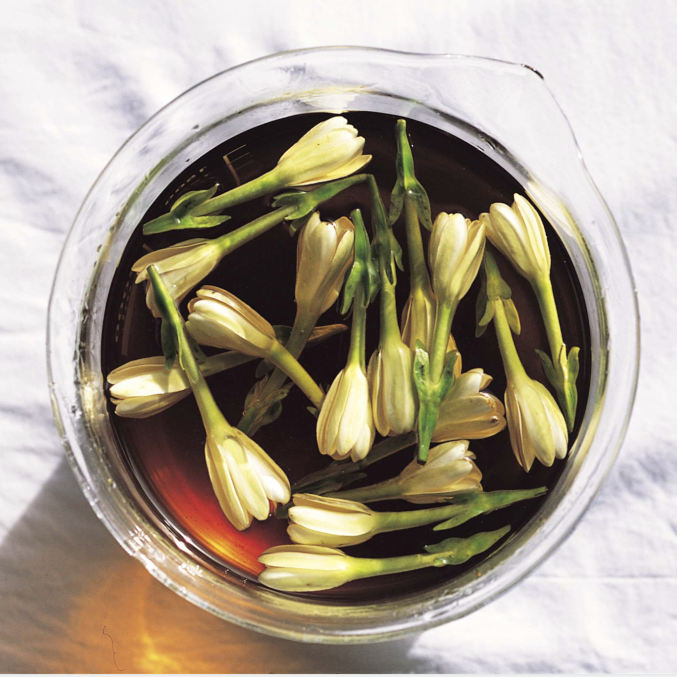 MONOI aliejus ir tiare ziedai